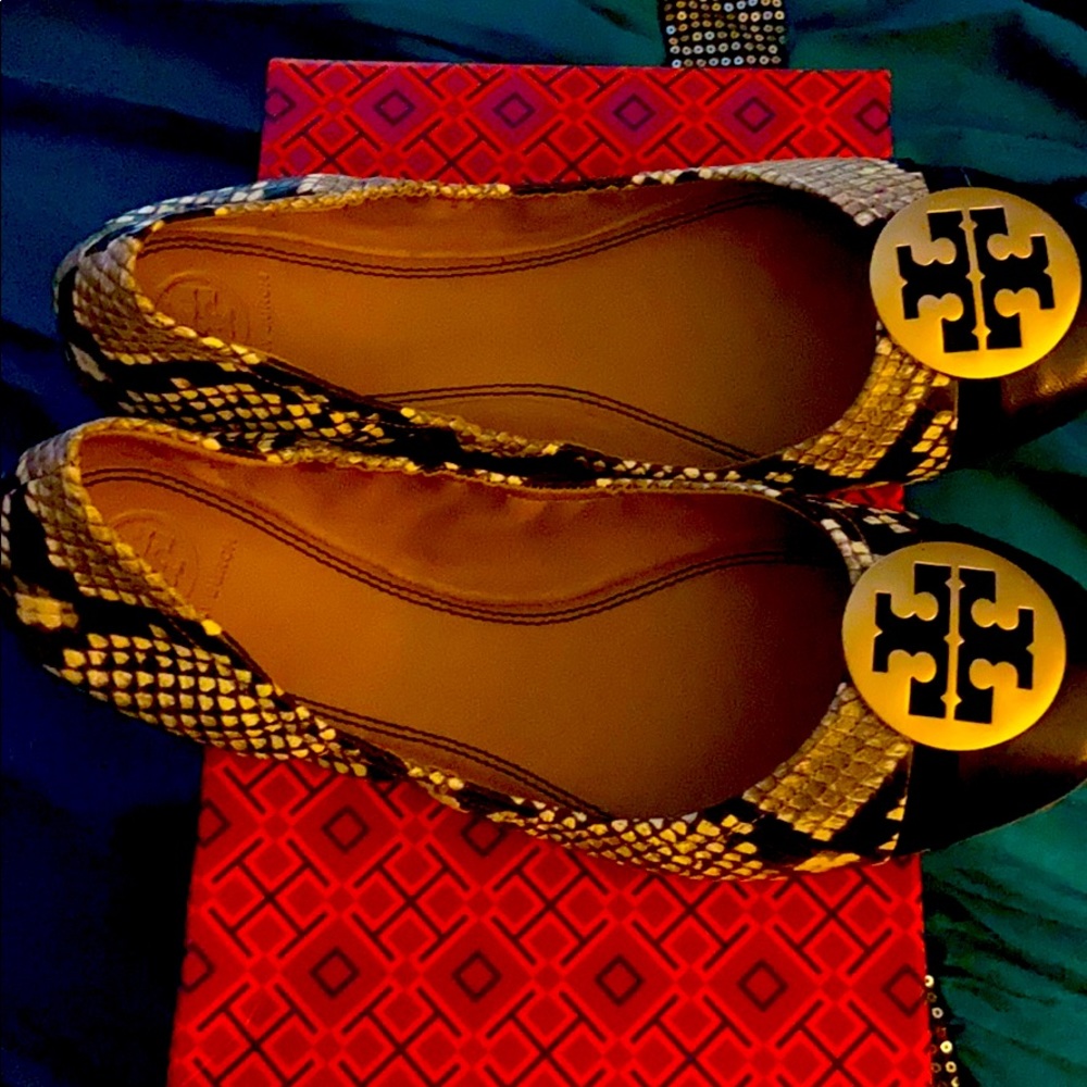 TORY BURCH SHOES IN BOX AND WITH A BAG